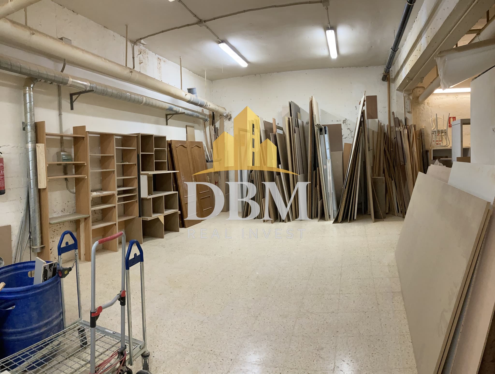 Local industrial y comercial en venta junto a Ciudad de la Justicia