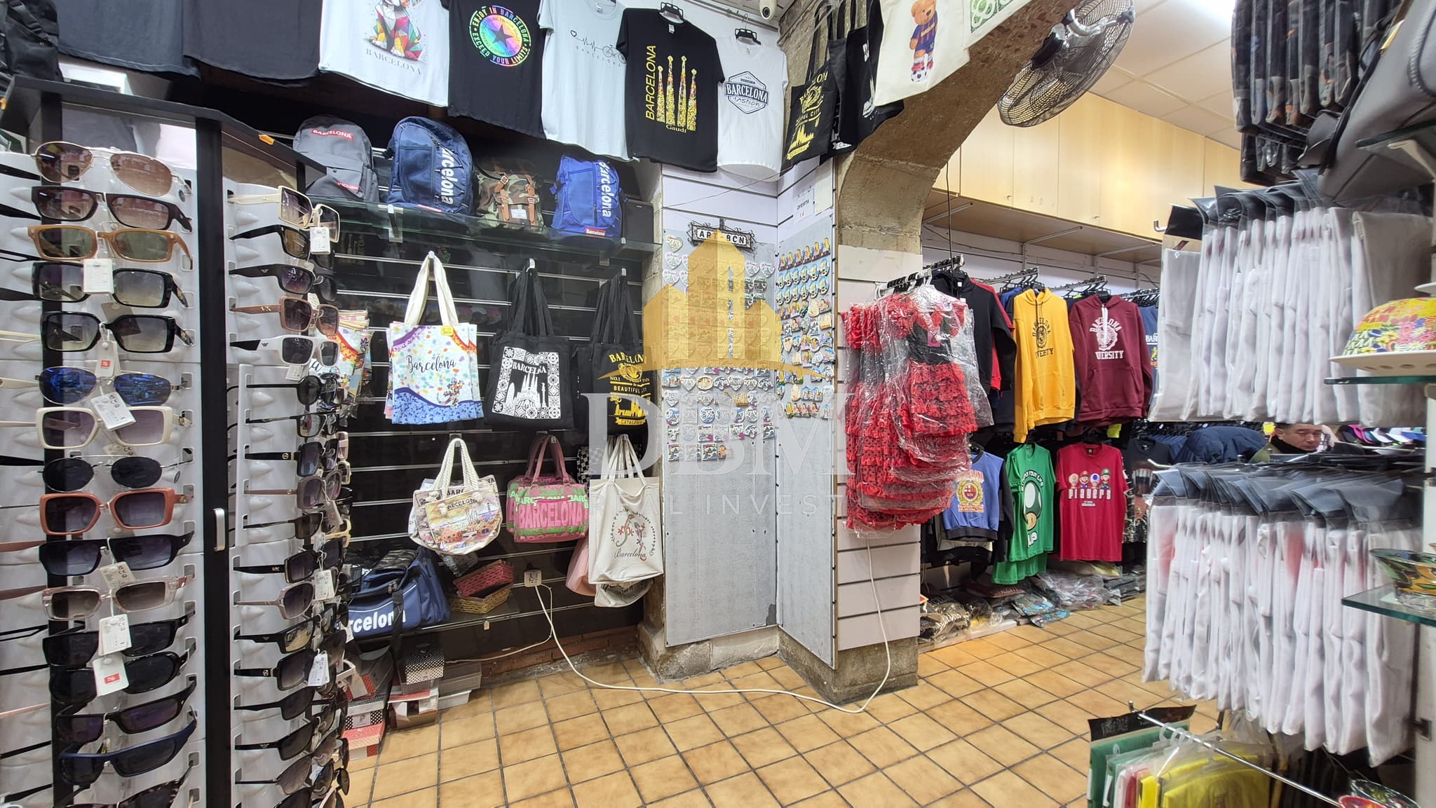 Tienda Souvenir en traspaso en Sant Pere - Santa Caterina i la Ribera