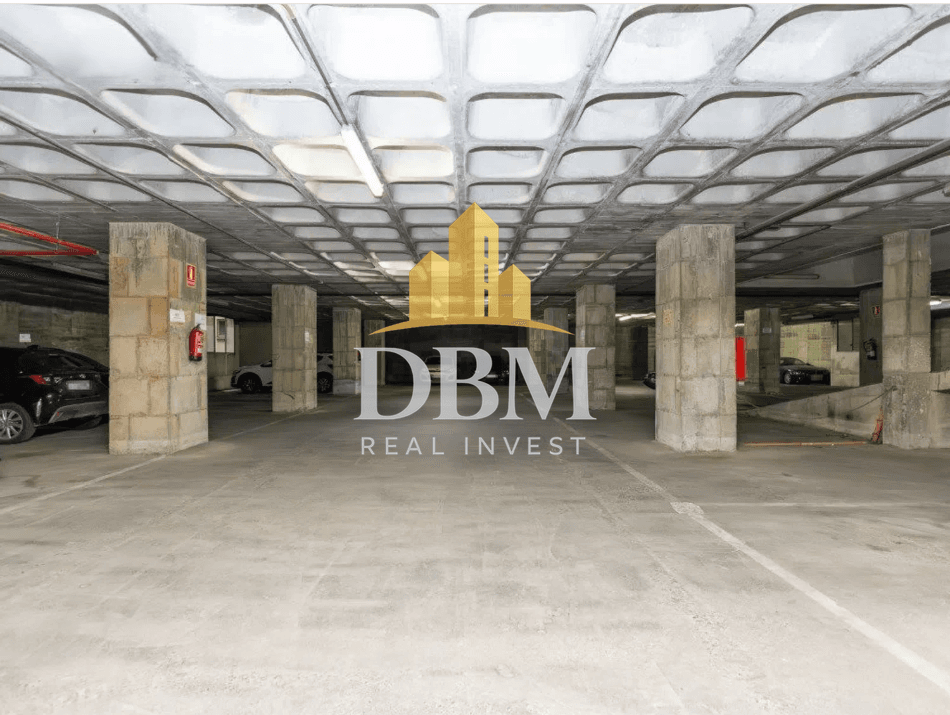 Nave de 1.100m2 en venta en Rambla de la Marina, Hospitalet