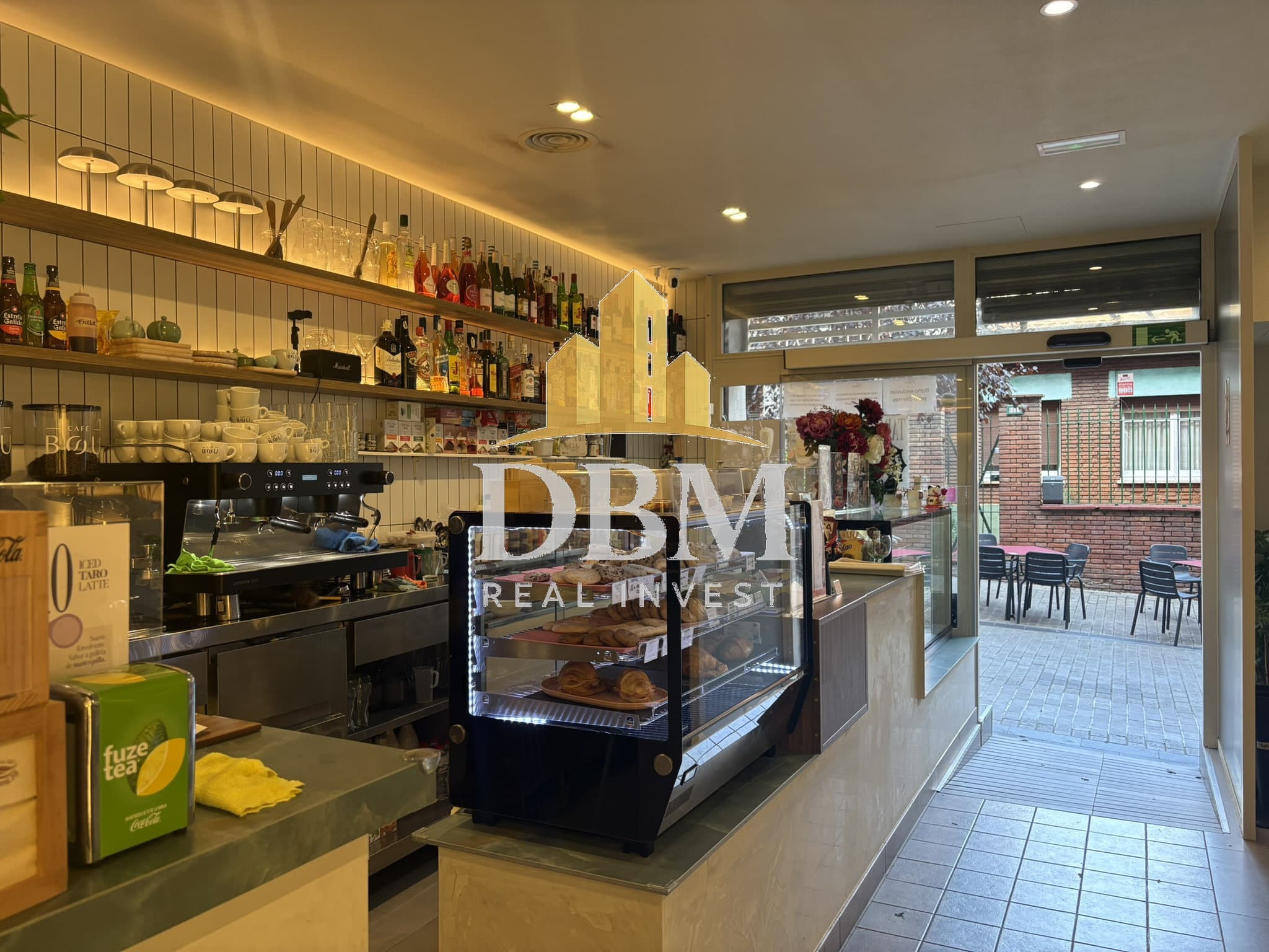 Local hostelero de 140 m² con terraza y licencia c2 mixta junto a Vía Julia