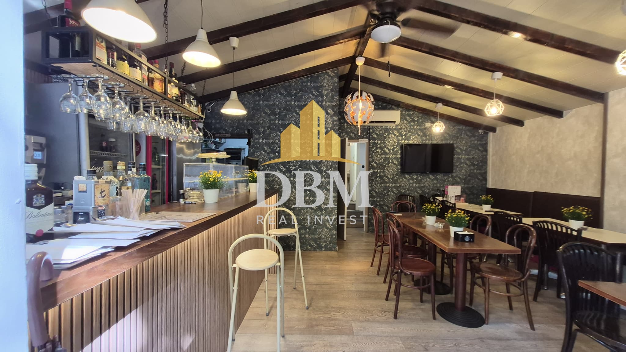 Bar Restaurante con terraza en traspaso Les Corts