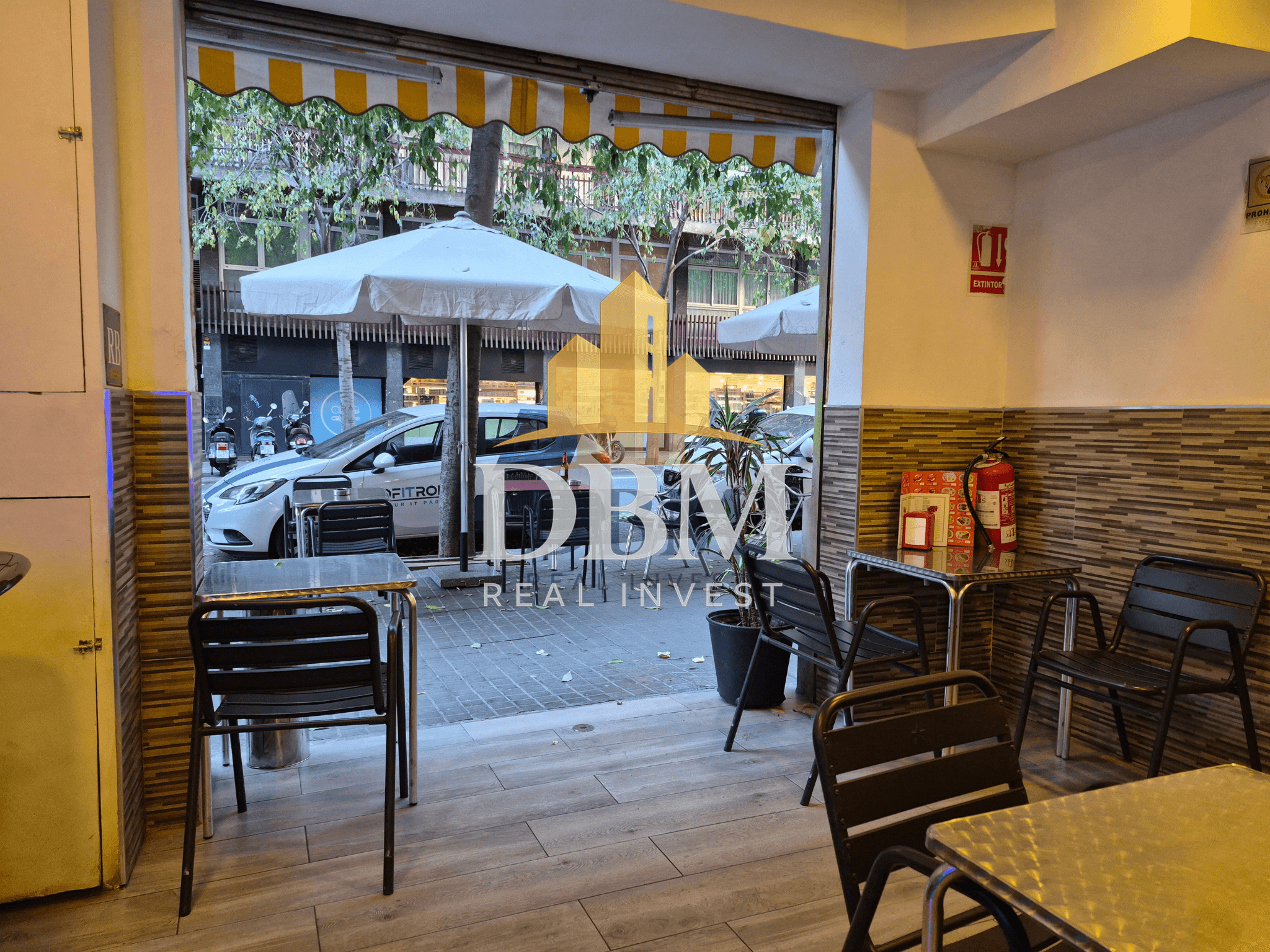 Bar Restaurante con terraza en traspaso en Calle de Viladomat, Eixample